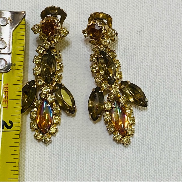 VINTAGE RHINESTONE GOLD TONE ELEGANT CLIP ON EARRINGS - Picture 6 of 11